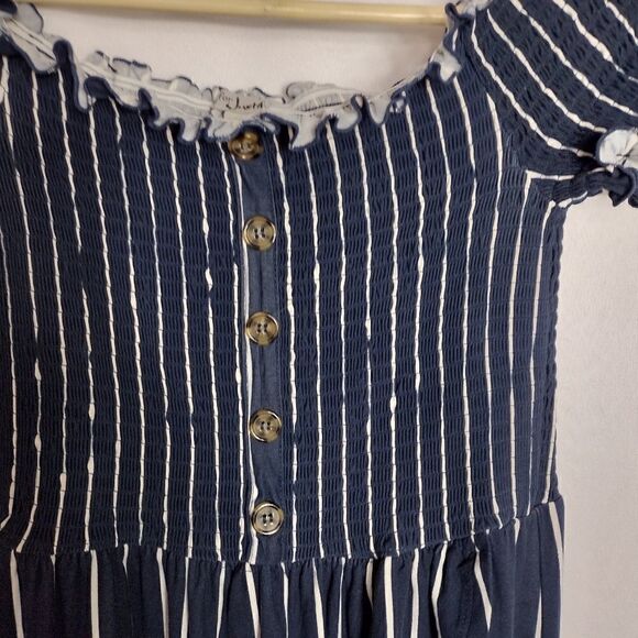 For Justify dress   - Picture 2 of 8